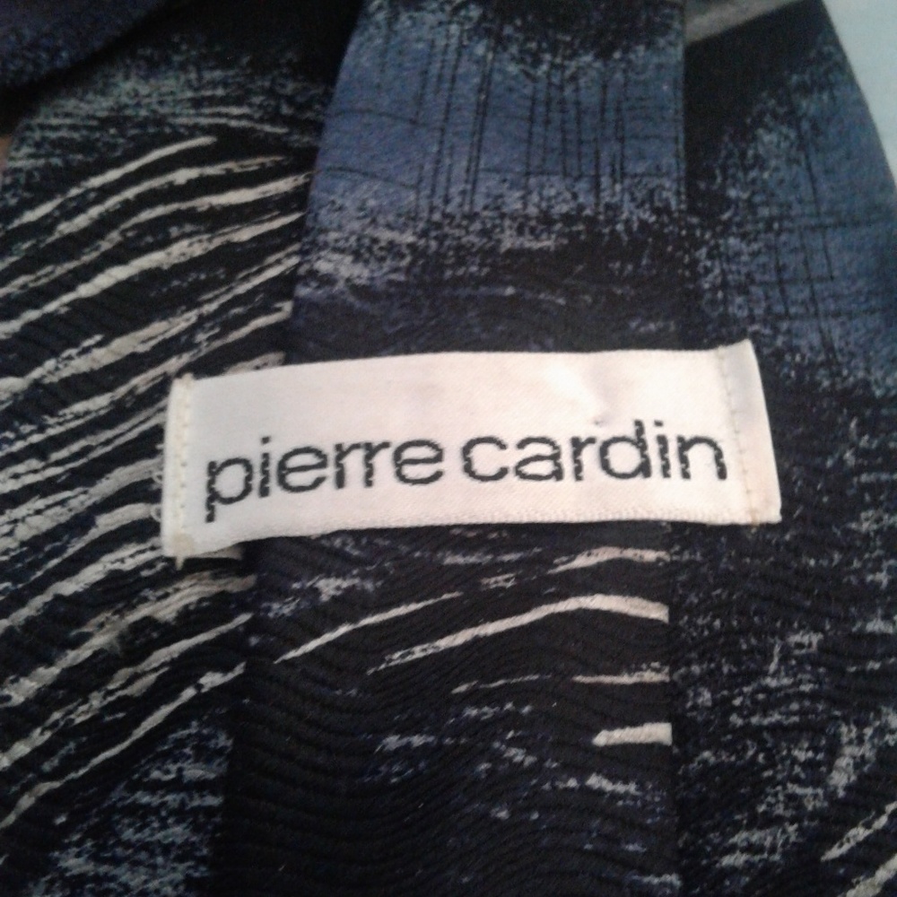 ‼️ FINAL PRICE ‼️🌊Pierre Cardin Tie in Shades of Blue 🌊